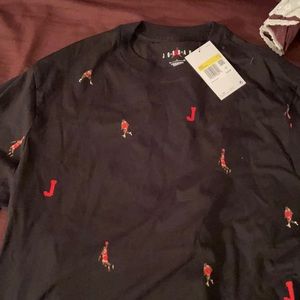 Brand new men Nike air Jordan tshirt size s, but works for Size M